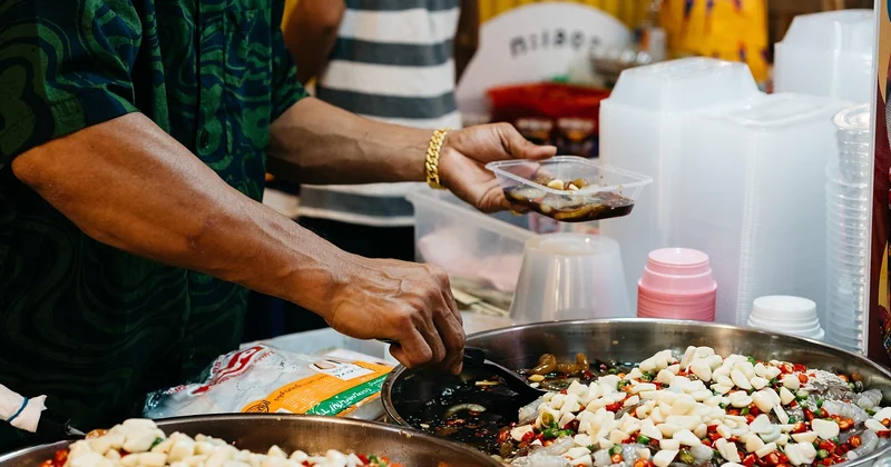 Où et quand manger : les règles d'or de la rue